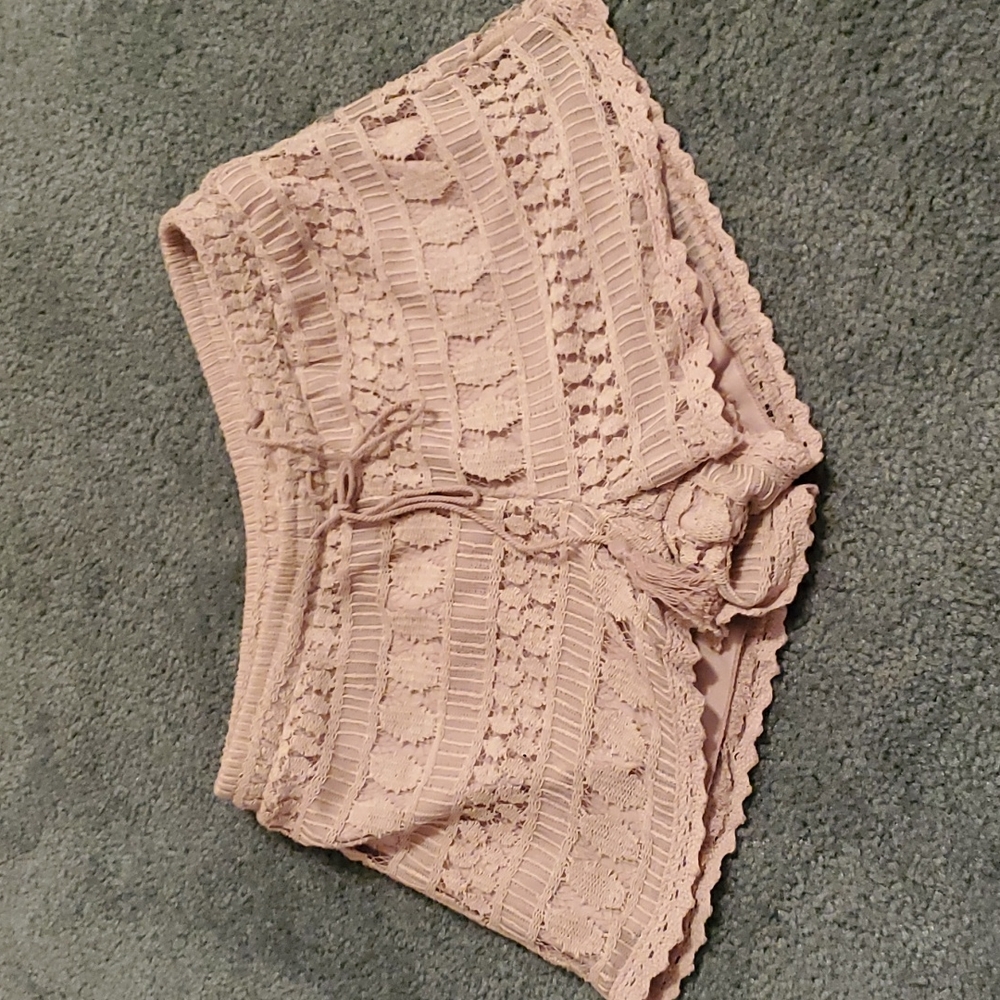 ☀️ Rue21 knitted shorts. Cream color and super cute!